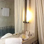 Hotel Des Arcades De - Grand Paris Sud