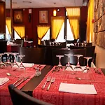 Hotel Des Arcades De - Grand Paris Sud 3*