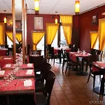 Hotel Des Arcades De - Grand Paris Sud 3*