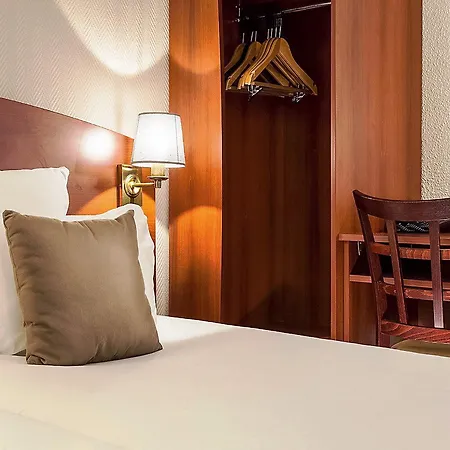 فندق Des Arcades De - Grand Paris Sud 3*