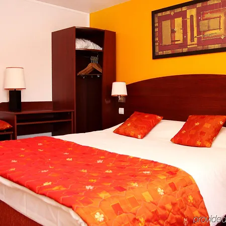 Des Arcades De - Grand Paris Sud فندق كياشاه