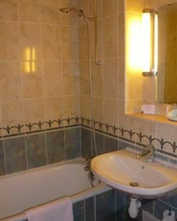 فندق Des Arcades De - Grand Paris Sud كياشاه